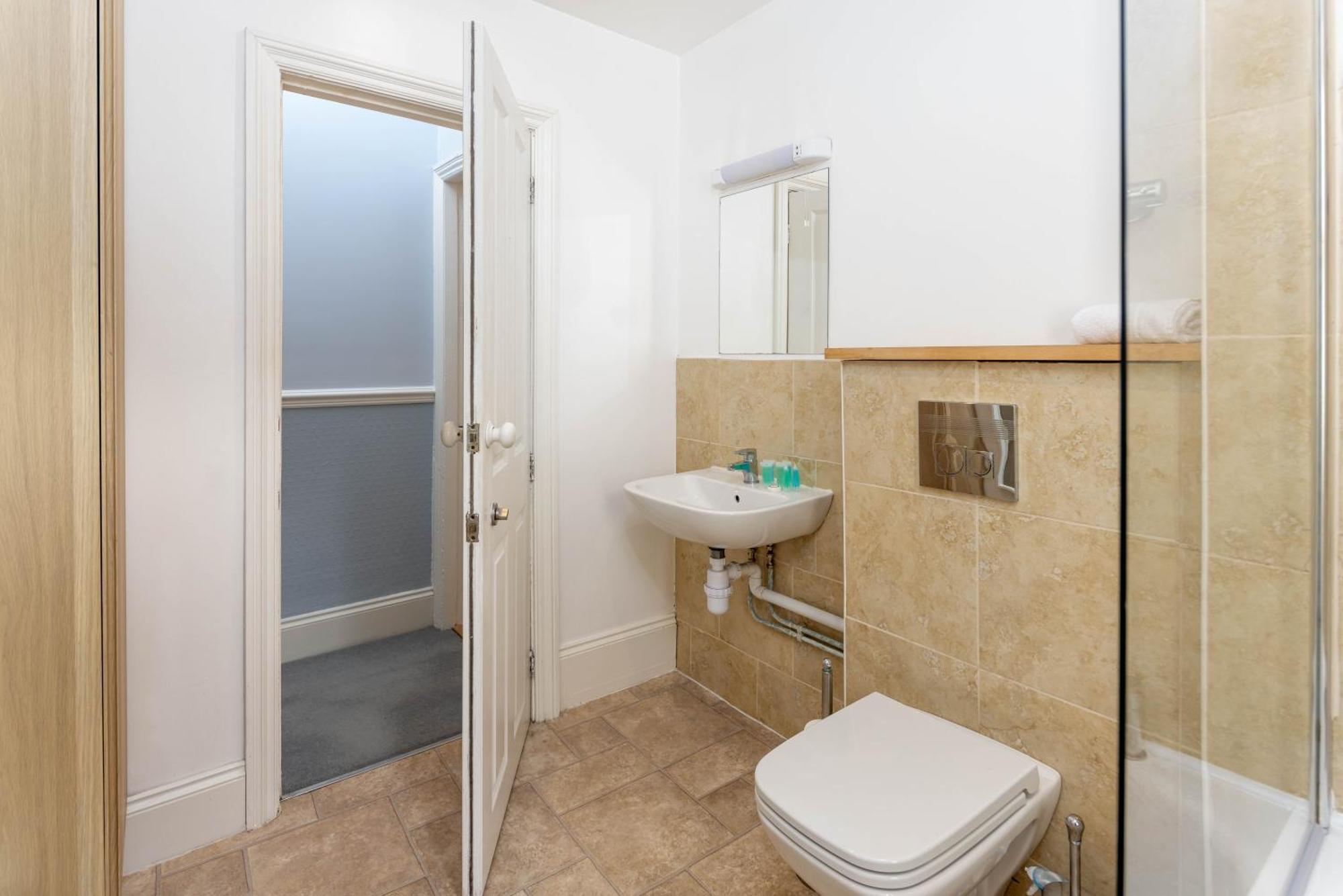 Air Host & Stay - Rockfield House - Sleeps 8 ليفربول المظهر الخارجي الصورة