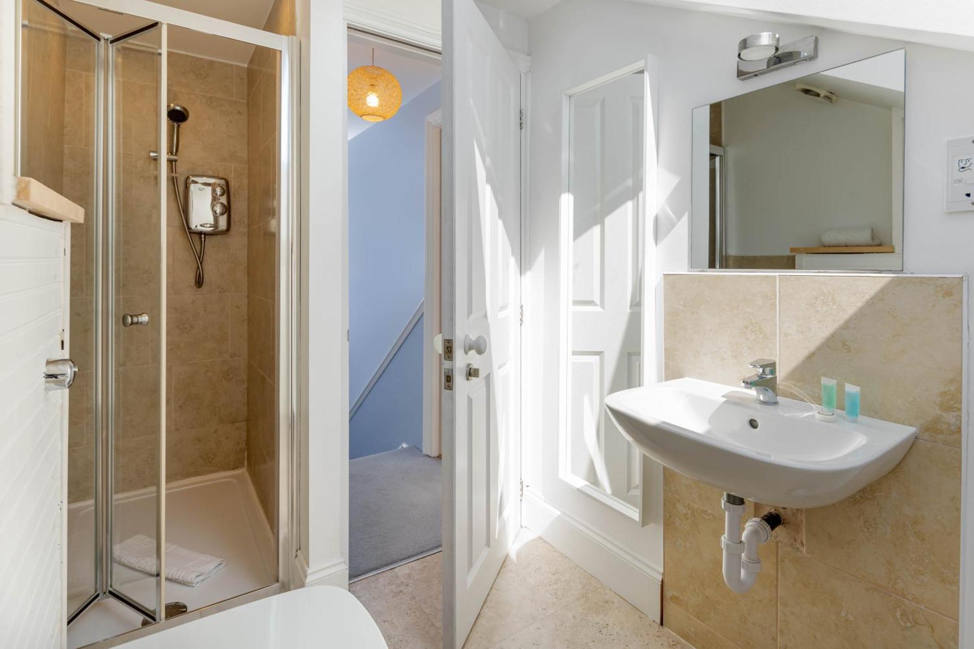Air Host & Stay - Rockfield House - Sleeps 8 ليفربول المظهر الخارجي الصورة